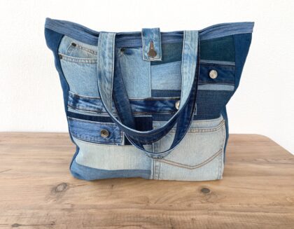 Denim shoulder bag – upcycled jeans with 9 pockets, handmade sustainable purse